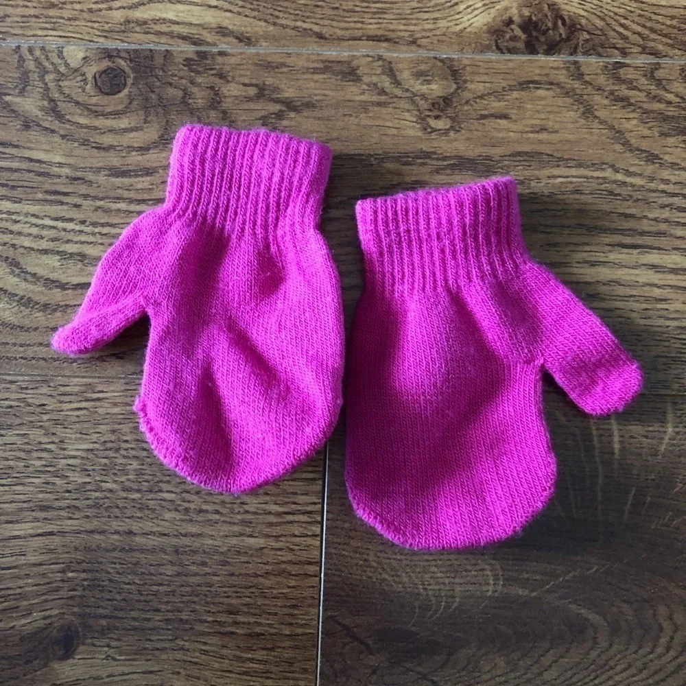 Pink unicorn knit mittens